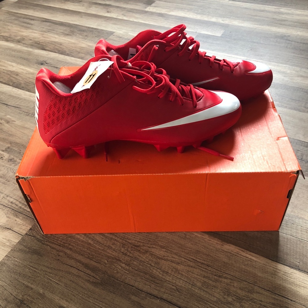 Nike men’s VPR cleats, new with box, size 11